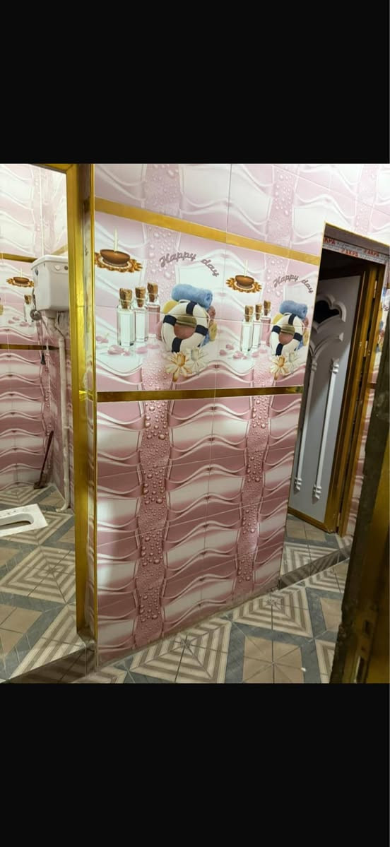 شقه طابق اول درج معزول  للاجار العنوان التنومه قرب فلكه المهندس تتكون من اربع غرف ومطبخ وصحيات وصاله عدد٢ وسطح اجارها٦٠٠ 
***********
