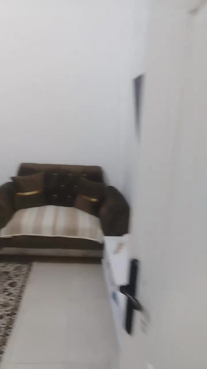 دار للبيع المساحه ميت متر زراعي
***********

