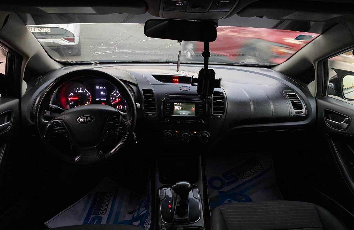 للبيع او مراوس 
كيا فورتي 2017 🤍، 
ماشيه : 95.500 م وقابل للزيادة 
كير  AT 🕹️
محرك : 2000 دوش المرغوب  💣
رقم بغداد الجديد ✅
دهن وفلاتر :: جدد وموجود ورقه ضمان الدهن ✅
قبل سبوع صبغت الدعاميات وبولشت السياره ✅
الصدر : قبل سبوع مبدل امامي خلفي ✅ 
بلكات نوزلات جدد بلكامل مع تنضف منضومه الاحتراق✅
فيت بم عبوه كامله جديده اصليه ✅
الاضافات : 
📌 كزوز رياضي بوابات ريموند + الدبات الاصليه موجوده 
📌 عدسات زنون نهار ب 250$ 
 📌 شوته رياضيه 
 📌 وياله BBS اصلي 
📌 كت كامل لحايه وزعانف 
📌سماعات السيارت كلهن مبدله بدمام  : 
2 جيبيل 
2 انفنتي 
 📌دهن الكير مبدله ميحتاج تصرف وتبدل 
(دهن وفلاتر جدد وموجوده ورقه التبديل ) 
تايرات : نص عمر ✅  
سياره كامله مكمل ميحتاج تصرف عليه 
الف دينار من كلشي ! 
كماليات او فلاتر ودهن او كهربائيات 
   (    السعر : 117  )
حادث السياره : 
بامريكا جاملغ وبنيد مبدلات صور الحادث موجوده 
بلعراق صفحه رش وبابين مبدلات نفس الون 
(بدون ايرباك ) سونار ماعندي تعال وافحص 
واقتنع واخذه سونار  
 كير محرك كفاله عامه ✅ 
‎                             :رقم الشاصي   (3KPFL4A73HE149395 )
ومبدل رواجز اصليه ( كلنه نعرف الفورتي رواجز ) 
والحمدالله دهن اصلي صافيه ترايك للبصره

كلشي مكتوب ميحتاج تخابرني وتسألني عن شي!
( وشبيه مابيه ) 
للأستفسار : *********** 📞
العنوان : السيدية 📍 بغداد, العراق
