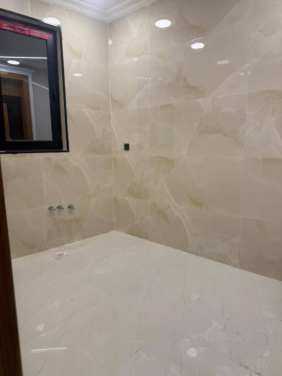 شقه للايجار. منطقه الوزيرية.   فرع مستشفي الدولي أهلي.     رقم ***********
