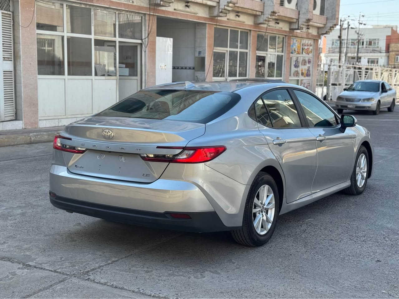 Toyota Camry Le Hev 2025

بوند صبغ بدون دواخل بدون ارباك
قبغ صندوق بخ بدون ضربة و بدون حادث فقط بخ
رقم شاصي بالصور
جاهز بدون مصرف 💯

مواصفات LE: بصمة و كشن كهربائي و رادار و حساس و كيج الكتروني و شحن وايرليس ، شاشة و كاميرة و ويل كروم و لايت ليد و زينون و نظام تراكشن و اوتو هولد...

كل شي بلادي شركة 👌

سعر  210 ورقة و مجال بسيط
مكان عقرة "ئاكرئ"
واتس اب و كورك ***********
*********** اكر, نينوى
