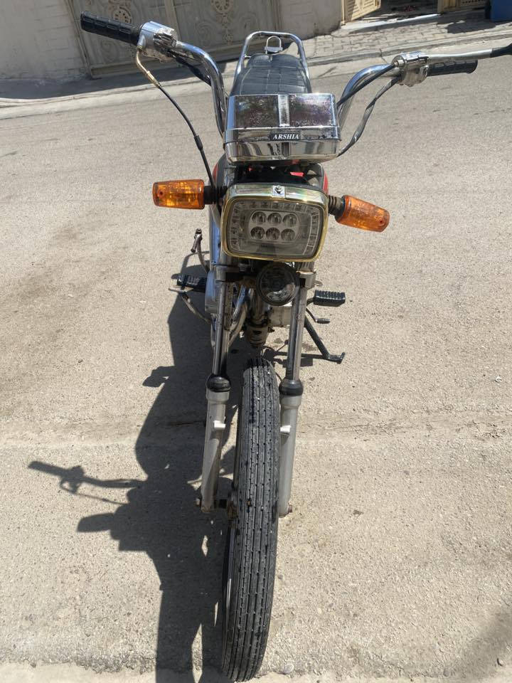 ااسلام عليكم دراجة 4 كير كهربائيات شغاله اشاير شغاله هندر واحد يشتغل بي ورقة وحدة مال منفيس فقط شديتله جاملرغ جديد  ملاحضة بس الدواسات والستان الصفح وكعن يرادلهن بس براغي 2 وينشدن 
السعر 200 الف الرقم*********** بغداد الجديدة
