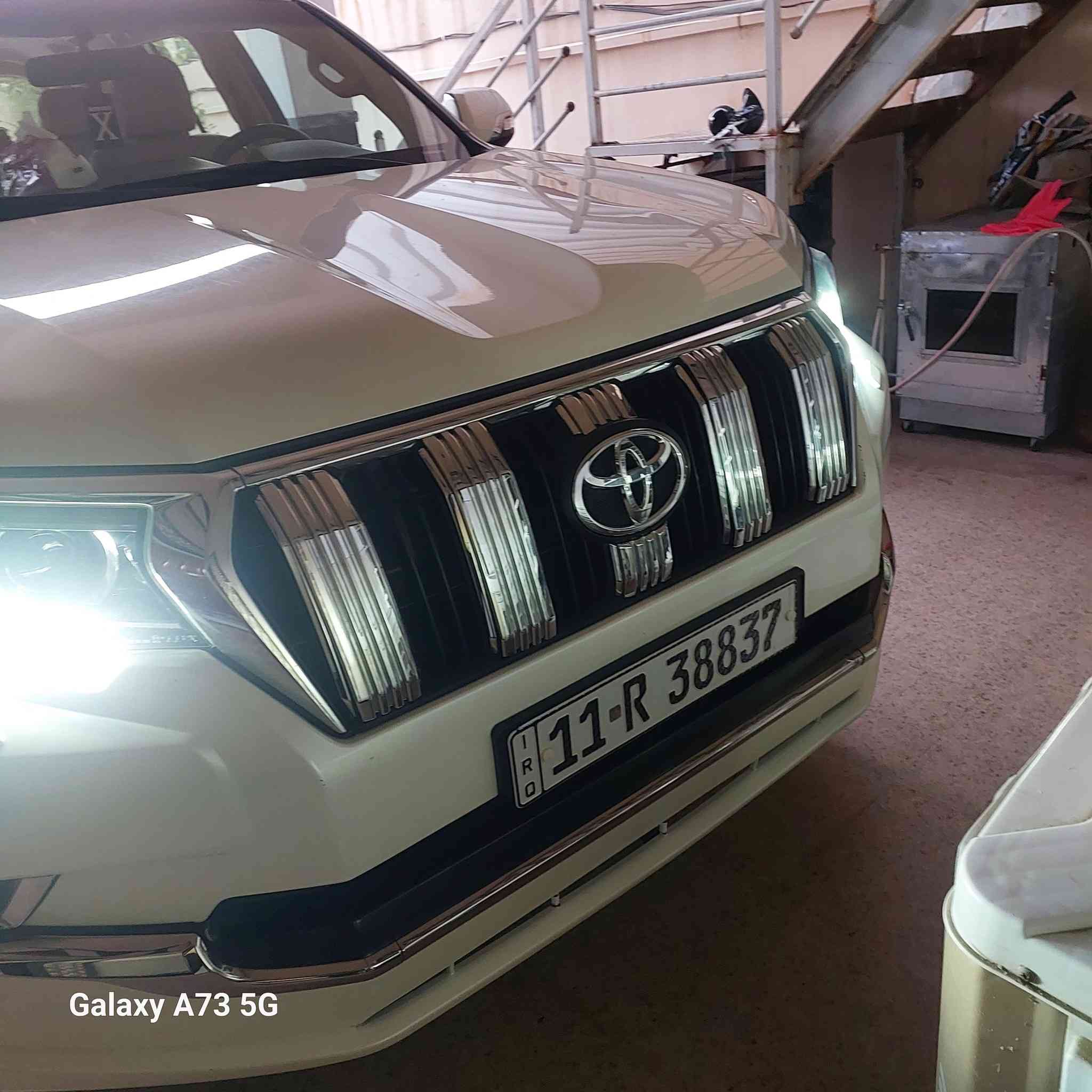 السلام عليكم
برادو 2020 TXS فول
دبل تانكي 
سلايت
ماشيه 84 الف كيلو 
دفع رباعي
كشن جلد كهرباء
مري شفط
بدون اي صبغ ولا بارد 
بس ماشر الباب الصدر براغيه مفتوحه بس
وضربه مال حصوه ب بنيدر
والسونار ويه الصور كفاله عامه اي سونار تريد تفحص
السعر 400. الف  دولار
بيه مجال قليل
ت ***********
