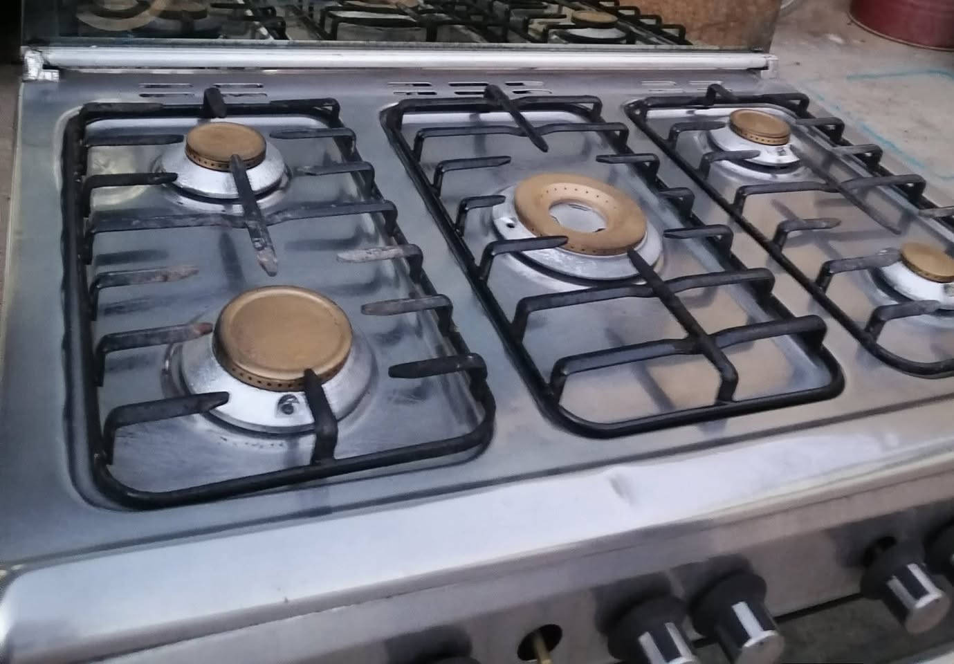 طباخ  نظيف مابي اي ظرر شغال علفحص فرن ومشاعل السعر 150 وبي مجال العنوان ديالى الخالص سعدية الشط الشراي يواصل ع الرقم *********** اتصال واتساب @إشارة
