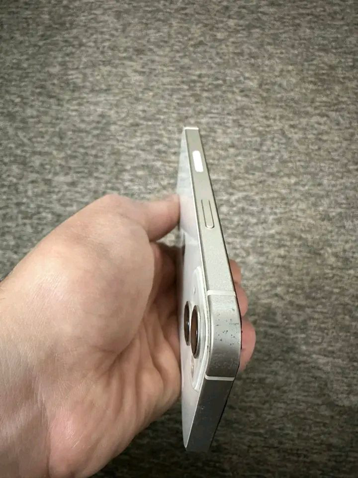 السلام عليكم
ايفون 13 عادي 
الذاكرة: 128GB
اللون: أزرق
حالة الجهاز: نظيف جداً
الكاميرا: ثلاثية بدقة عالية
الشاشة: Super Retina XDR
الجهاز شغال تمام وما فيه أي مشاكل
معه كرتونه وشاحن + باك ولزقه
السعر  220 
0775357156 تواصل واتس


**إذا كنت صاحب هذا الإعلان وتريد حذفه لأي سبب، رجاءا أرسل رسالة إلى الدعم الفني**