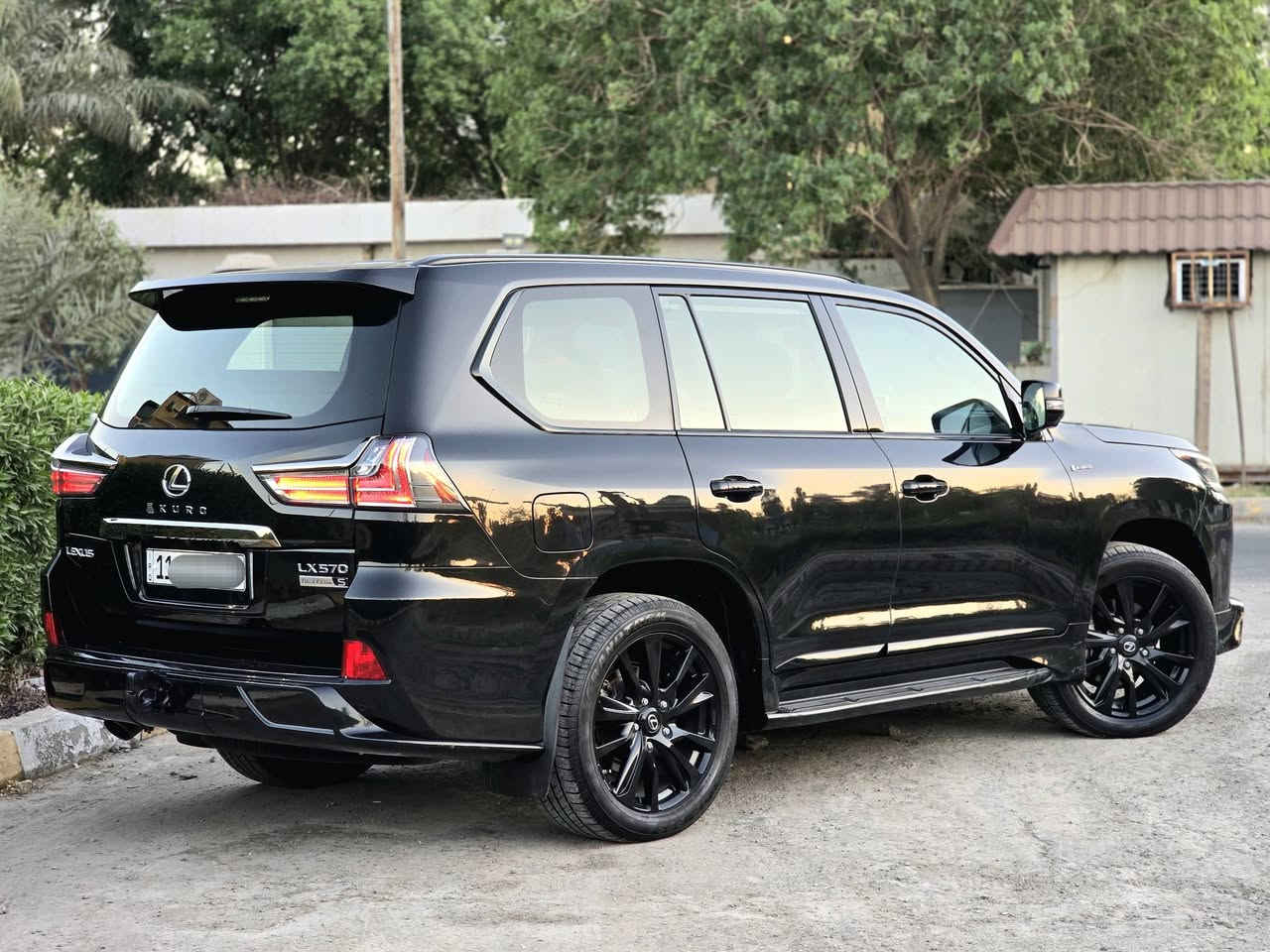 للبيع او مراوس 
لكزز  2020  كورو جديده 
مواصفات الكورو تجي اعلى مواصفات بالكزز 
السيارة ماشية 61 الف كيلو السيارة جديدة وجاهزه 
داخل جلد احمر رادارات فتحة ماوس شاشات 
خمس كامرات جكات كشنات تدفئة تبريد وخزن ميموري هواي مواصفات بالكورو كفاله عامه
باستثناء بارد كولش قليل والباقي كفاله
رقم بغداد ومكانها بغداد السعر 84000 دولار 
( 8 شدات و 40 ورقه ) 
للإستفسار ***********
