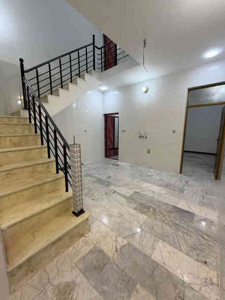 مشتمل 75م #للبيع واجهه 5 نزال 15 " زيرو 2025 "
استقبال و 3 غرف نوم و خدمات طابقين 

#السعر 190 مليون وبي مجال / طابو ملك صرف
الشعب عدن خلف جامع الجهاد و قرب الشارع العام

***********
