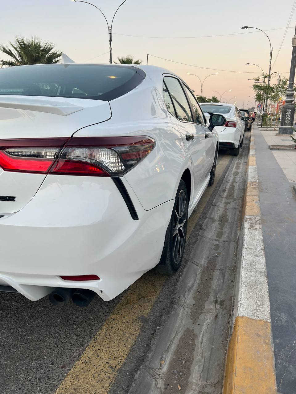 السلام عليكم كامري موديل 2023
لون ابيض ثلجي رقم شمالي ب اسمي 
مواصفات SE بلاك توب معروفه مواصفاته 
الضرر فقط جاملغ خلفي بدون دواخل بدون ايرباكات بدون كلشي 
السياره ماشيه 37. الف 
لاتصال ***********
