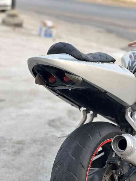 هوندا F4i

حجم المحرك 600cc

موديل 2004

كفاله كفاله سبانه ممدوده عليها 

اوراق كامله سكنر 

حماوه انسه 

اكزوز بلادي طرب 

بك لايت كرستال تزويد

اجنحه كاربون فايبر 

منضومه زينون عالي ناصي 90W

سبايدر تانكي 

ستاند جهاز للتصوير اصلي زوج تايرات جدد بريكات امامي خلفي 

السعر 27 وبيها مجال 

المكان بغداد تقاطع العامريه 

للاستفسار ***********
