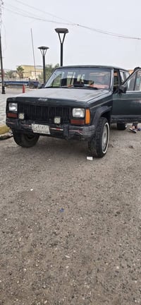 جيب شيروكي شخاطه مكينه وكير 3000 بل كارتون مكينه قبل شهرين من بدلته هي...