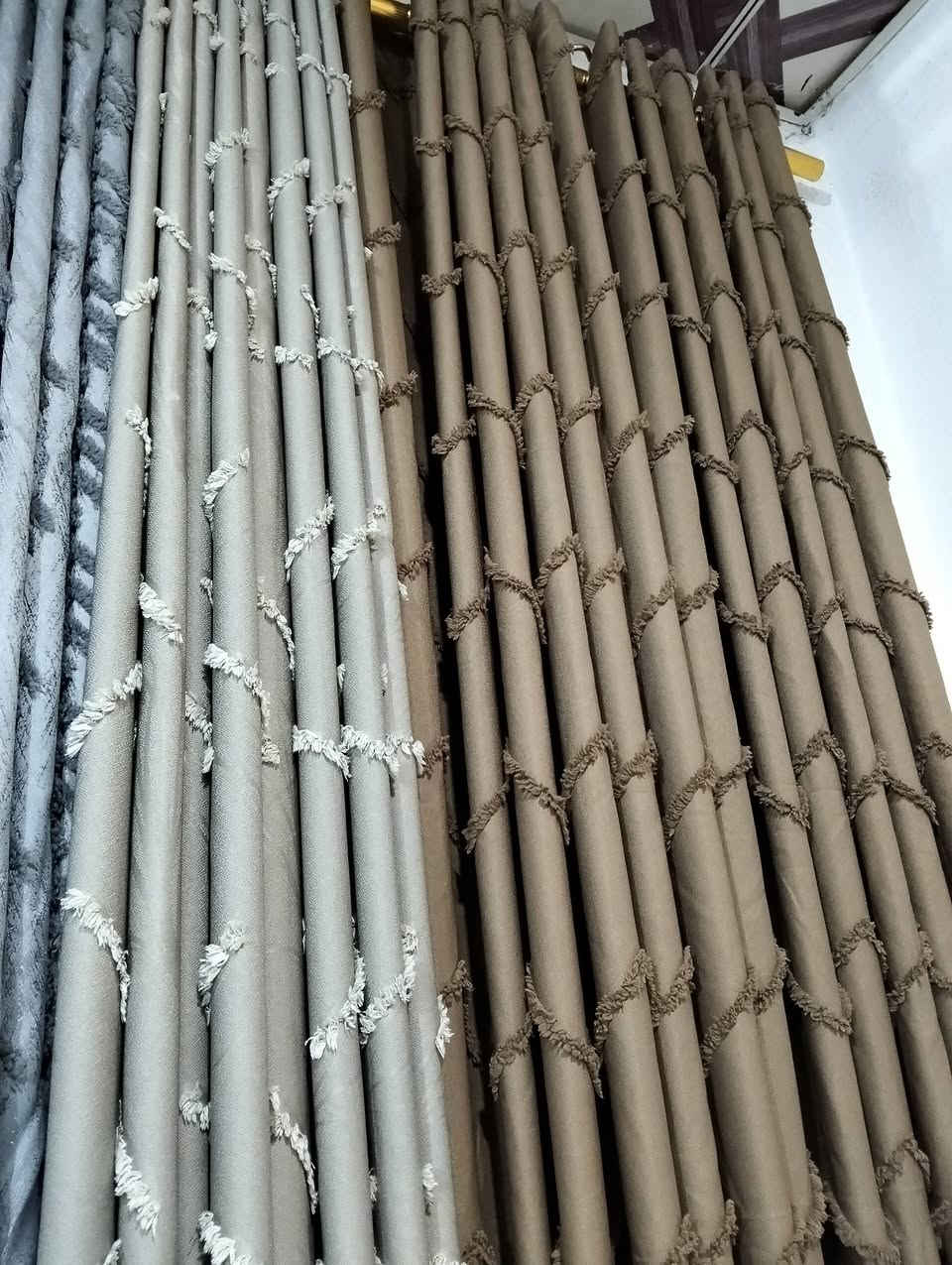 بردة العيد وصلت ب18 فقط 
بردة بوهيمي ثقيل جداً راقية 
الارتفاع 3 و العرض كل قطعة متر ونص 
العنوان شارع الجاهزة مقابيل محل كرزات حمودي يوجد توصيل ***********
