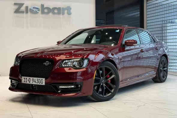 كرايسلر 2023 (Last call) 
المحرك : V8.SRT.6.400
اللون : كرزي  الرقم : بغداد 
العداد :29.000 الف فقط 
الموديل : 2023

المواصفات / اعلى فئه مواصفات خاصه رادار امامي 

محرك كير واير بشرط مامفتوح 
سيارة حيل نظيفة كلشي عل بلاد جديد 
سنوية هزة كلشي جديد مدفوع لـ
باسمي السنوية بشرط تحويل وغرامـة
سيارة مابيـها دينار مصرف كامل من كل نواحي
مكاني بغداد/ ***********
