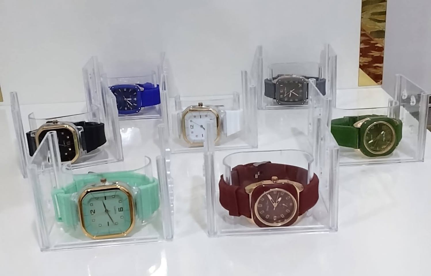 العنوان: الأناقة ليست مجرد وقت، بل تفاصيل تختارها بعناية! ✨
​تألقي بلمسة عصرية مع تشكيلتنا الجديدة من الساعات تجمع بين الفخامة والراحة بفضل أحزمتها الناعمة وألوانها التي تحاكي ذوقك الرفيع. سواء كنتِ تحبين الألوان الهادئة أو الجريئة، لدينا ما يكمل إطلالتك.
السعر/٣٥٠٠ فقط
العنوان/الخالص/شويخيرات الحديقة 
قرب صالون الريماس
يوجد لدينا خدمة توصيل
داخل القضاء/١٠٠٠
المناطق المجاورة/٢٠٠٠
القرى/٣٠٠٠


**إذا كنت صاحب هذا الإعلان وتريد حذفه لأي سبب، رجاءا أرسل رسالة إلى الدعم الفني**