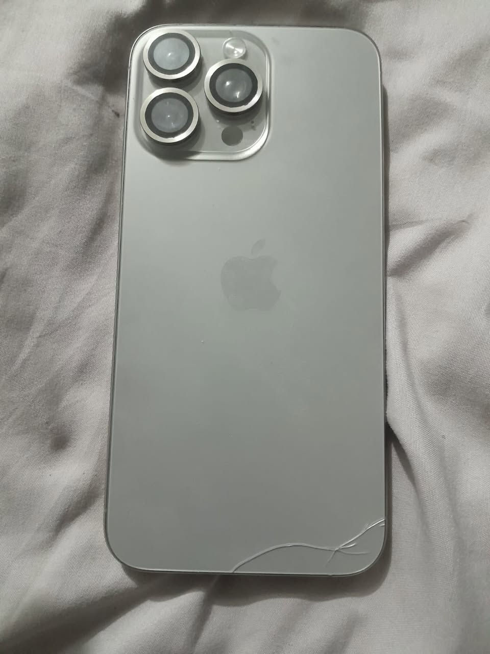 اقره المنشور وعلق /ايفون ١٥ برو ماكس شرق اوسط مبدل شاشه وبطاريه وكامره الاماميه يعني بسبب شاشه بدلت الكامره فيس إيدي واكف/الباقي كله مكفول كامرات نت سيم كارت كلهن شغالات ذاكره ٢٥٦ بطاريه ٨٨ السعر ٦٥٠ وبي مجال مكاني بغداد الشعله


**إذا كنت صاحب هذا الإعلان وتريد حذفه لأي سبب، رجاءا أرسل رسالة إلى الدعم الفني**