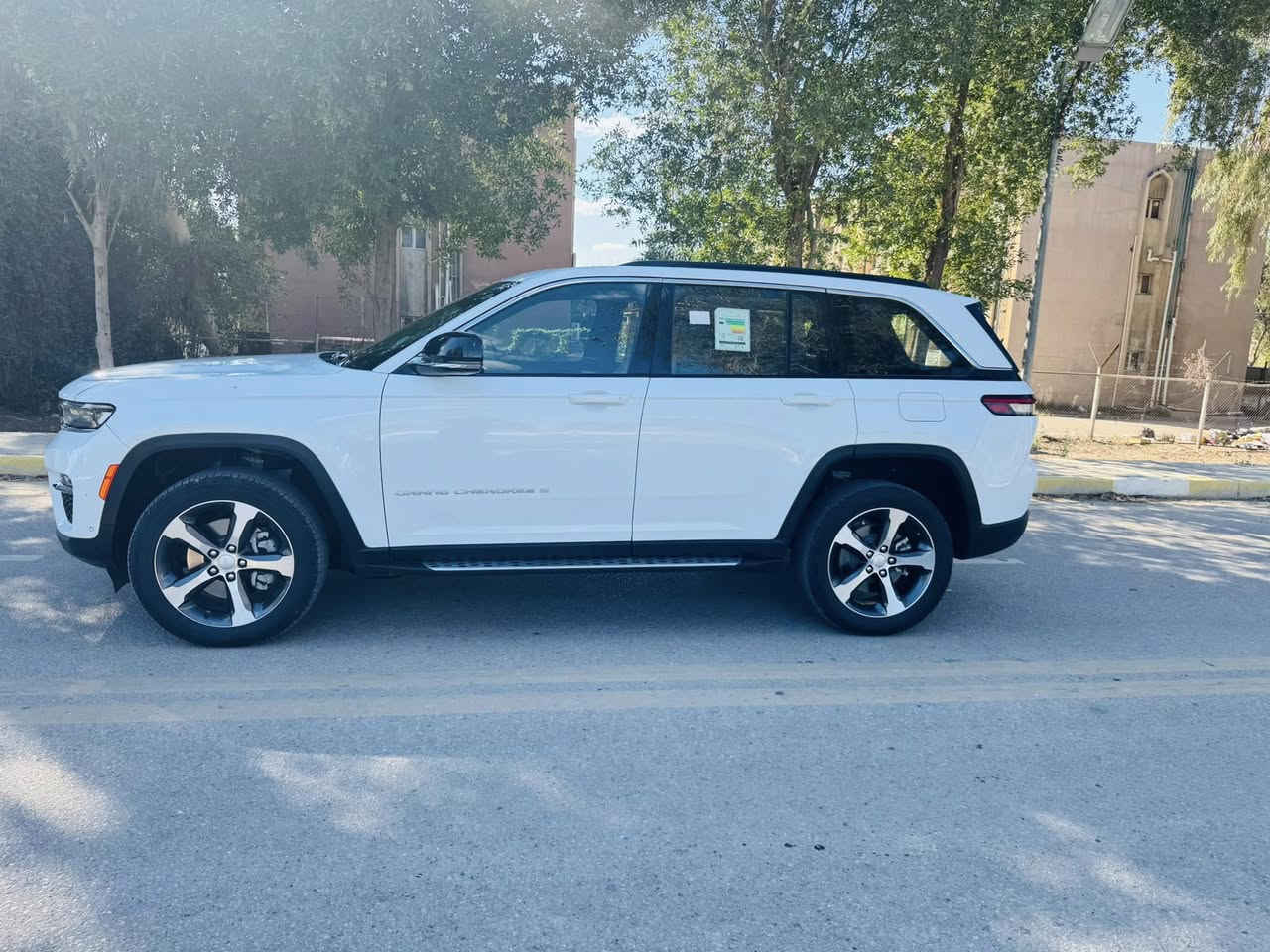 السلام عليكم 
للبيع جيب. لمتد موديل 2024.فول موصفات خليجي كفاله عامه من دعاميه إلى دعاميه. ماشه 48 
الموصفات 
بنروما 
بصمه 
تشغيل عن بعد
شاشه كبيره
كأمراه 350 درجه
جنطه كهرباء
رادار امامي 
رادار جانبي
حساسات
كأمراه بلمرايه
هواي بعد بيه مواصفات 
العنوان بابل سده الهنديه
***********
