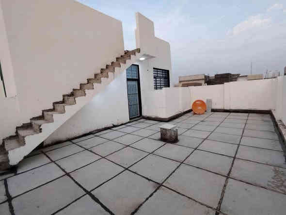 🏡دار للبيع🏡 مكتب التساهل عمود 282 الستفسار ،‏‪0780 037 4167‬‏
المساحة:200 متر مربع
عدد الطوابق:طابقين
نوع السند:#طابو_زراعي_سند_٢٥_أقرار
السعر:(155) مليون دينار #قابل_للتفاوض

تفاصيل الطابق الأول:
غرفتين
صالة
مطبخ 
صحيات عدد 2
استقبال
كراج كبير/مكشوفه 2

تفاصيل الطابق الثاني:
غرفتين + سويتات (كل غرفة بحمام)
صالة
سطح
مطبخ شتايكر

الميزات:
ماء
كهرباء
قريب من: سوق/مدارس/تبليط #عرض_20

الموقع:🏡 (#توجد_جميع_المساحات)
نجف/شارع الصب عمود 282 
شارع جسر الشهداء
 #ملاحضه_يبعد_عن_الجسر90متر

للتواصل،‏‪0780 037 4167‬‏
