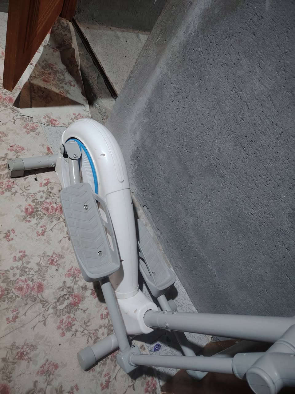 جهاز رياضه نضيف كلش استعمال شهر يتحمل وزن 130 كيلو ***********
