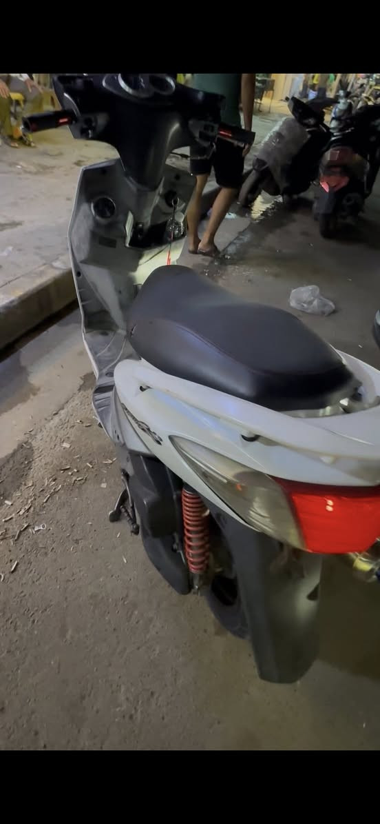 سلام عليكم دراجه سكنس فحل بلاديه صارله شهرين من  منزله من رمبه ميكنه بلاديه
(بريكات رياضي صدر رياضي صالصنه رياضي ستاند رياضي 

السعر ٩٠٠ بيه مجال 
***********
