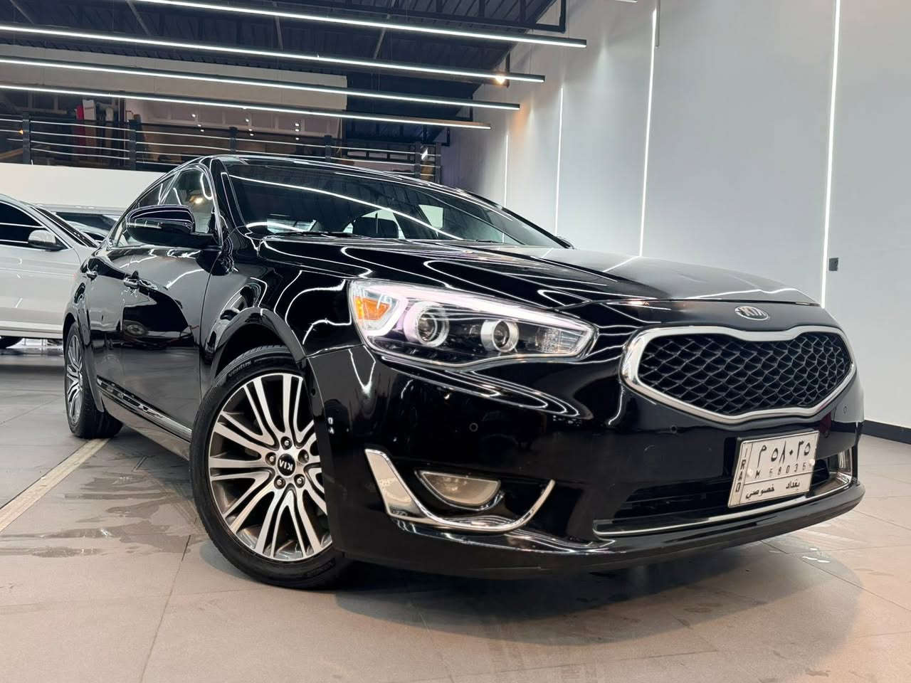 السلام عليكم ورحمه الله وبركاتو
كيا كادنزا ٢٠١٤ فول مواصفات للاخير ماكو مواصفة ما بيه 

بانوراما جلد كشن هيتر و تبريد برده تصعد و تنزل ويا البك حساسات رادار كل شي فول للاخير

ربع جاملغ امامي صبغ ماشية ١١٠ الف مايل جديده جدا السيارة و ادامه بشكل مستمر بدون اي نقص جاهزه من كل شي
السعر 128 وبيه مجال بصيط 
السيارة جاهزة من كل نواحي
متواجد بغداد العامرية
***********
