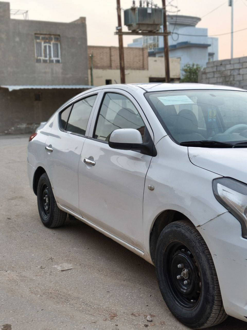 السلام عليكم... للبيع
نيسان صني هندي/ بليته زركه
           2020
رقم اربيل
سنويه ساقطه /
الضرر/بارد خفيف باب وجاملغ (بدون صبغ) 

السعر/ 93 وبيه مجال

المكان/ الديوانيه قضاء الدغاره 
للأستفسار/***********
