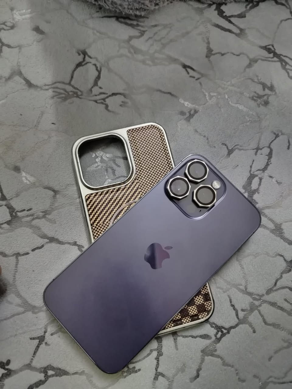 سلام عليكم شباب ايفون 14 برو ماكس ذاكره 256 بطاريه 85 شريحه الكترونيه جهاز جديد ونضيف مال بيت مبدل شاشه اصليه من ابل وبيه ضمان مستبدله ب 2023 مكاني بغداد مدينه الصدر سعر 725 وبي مجال رقمي واني خادم ***********

