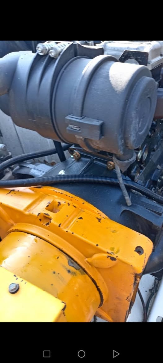 مولدة بيركنز ٣٠ كيفي نظيفه جدا سيت بلادي للبيع بغداد ***********
