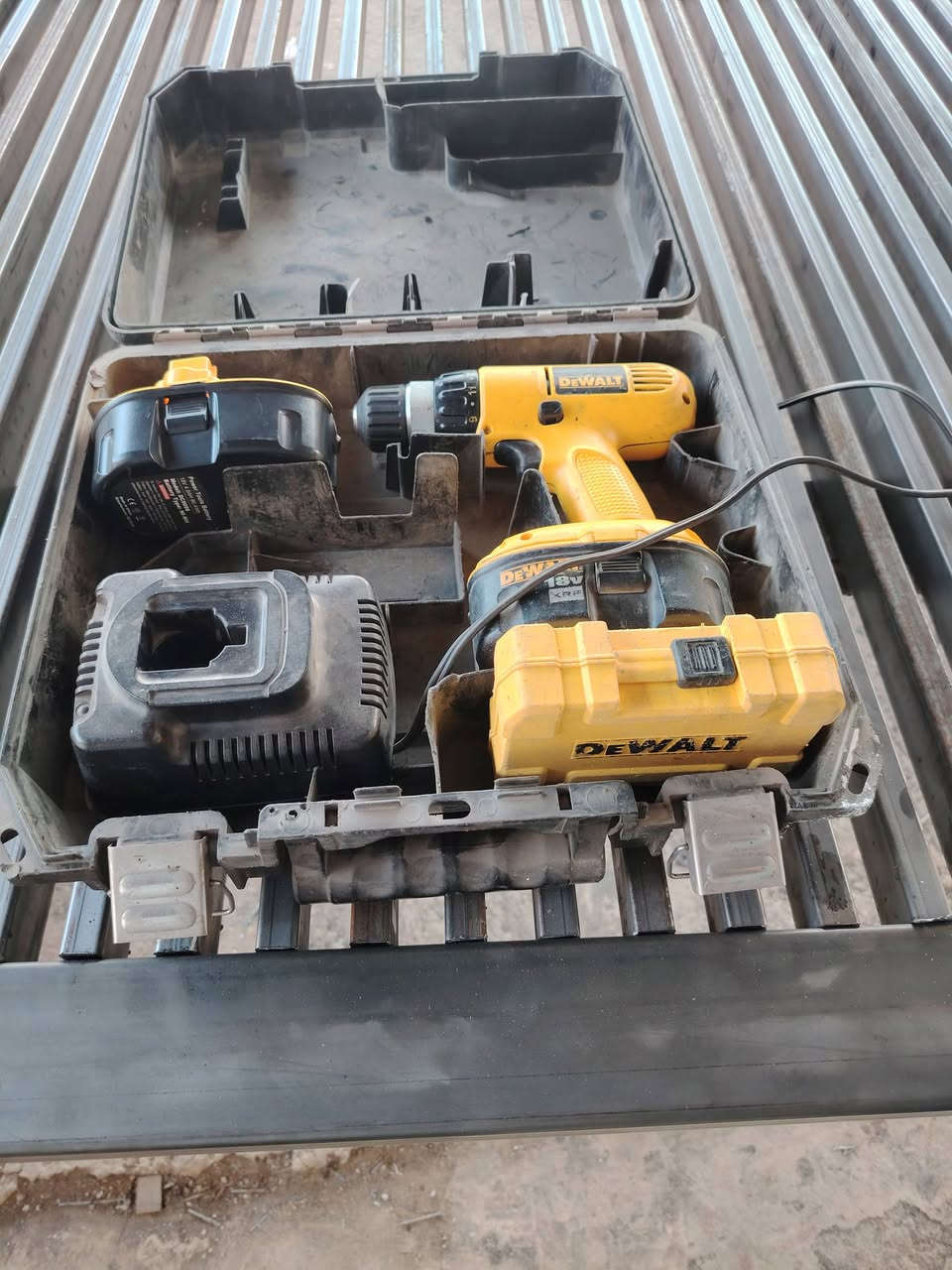 السلام عليكم اخوان دريل ديولت مكسيكي كامل مكمل بطاريات 2للبيع


**إذا كنت صاحب هذا الإعلان وتريد حذفه لأي سبب، رجاءا أرسل رسالة إلى الدعم الفني**