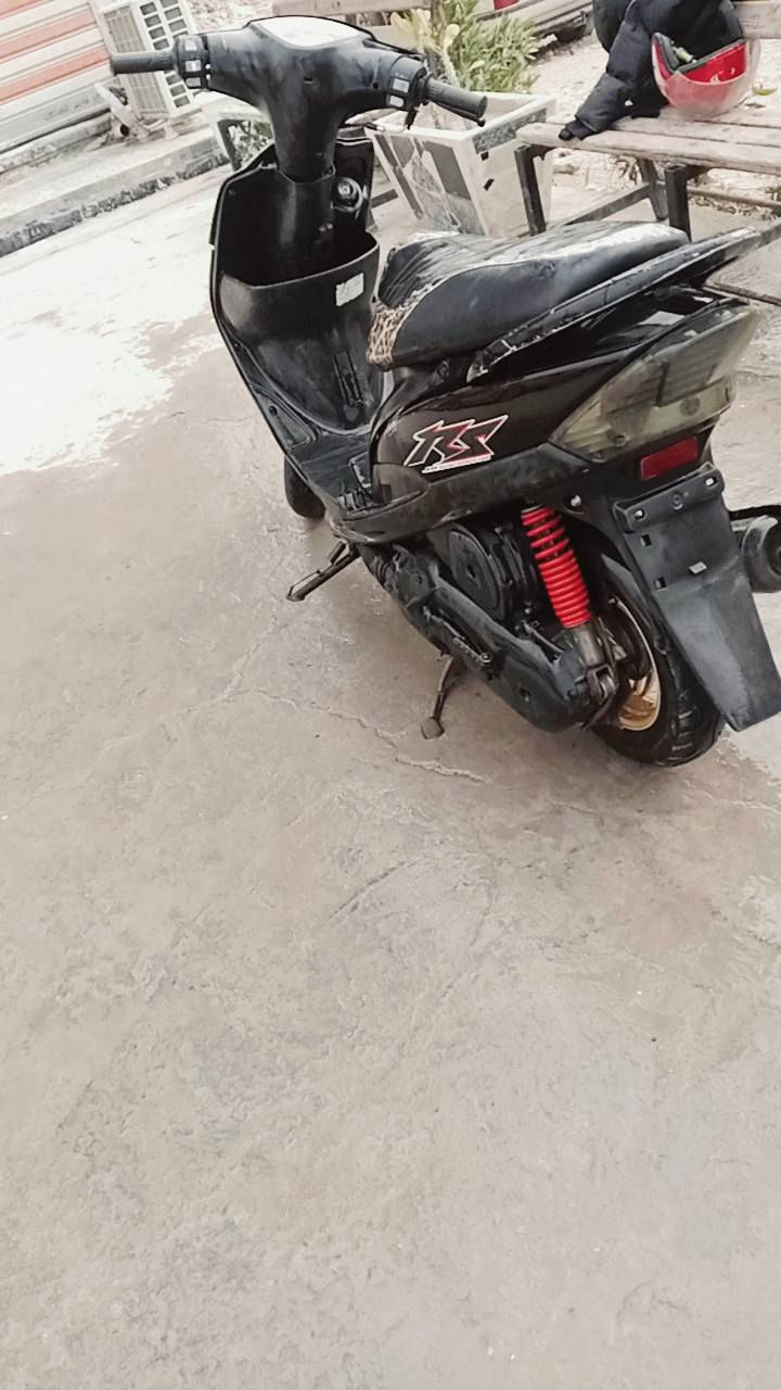 السلام عليكم دراجه ماكس عدله للبيع 
بيهه تزويد
مكينه ما مفتوحه

او ياله نجمه 

فلنجه 

سلف 55 

اشاير احمر 

السعر 600 

الرقم***********
