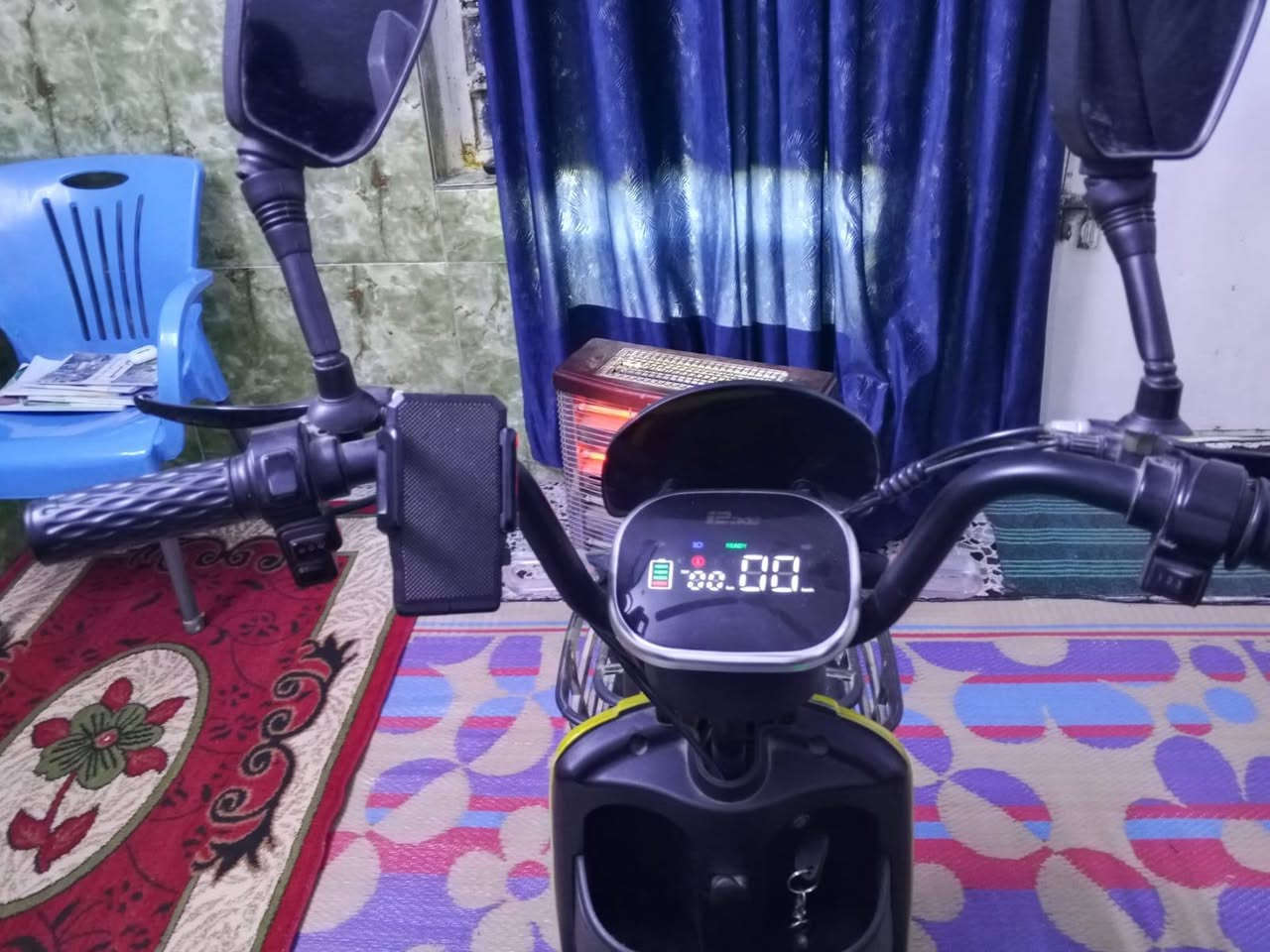 سلام عليكم دراجه شحن جديده السرعه 60 حجم 14 اربع بطاريات مابيهه اي نقص السعر 375 وبيه مجال قليل الرقم ***********
