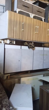 كناتير للبيع بابيين وا3و4بيابان  وپوفيات وتلفزيون بسعر مناسب 077007434...