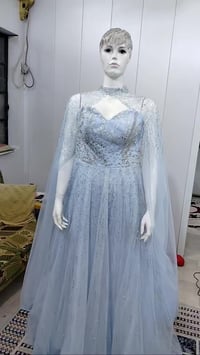 فستان فخم • الاعظمية • قياس ٤٢-٤٦