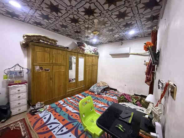 سلام عليكم توفر بيت مساحه ٧٠ متر بسعر جداً مناسب ٢٢ مع المجال موقع راقي سند ٢٥ 
عيوني البيت مساحه ٧٠ متر بموقع راقي  عنوانه شارع علگم 

البناء طابوق سقف صب مسلح اساس صب مسلح 

محتويات البيت غرفه نوم ستقبال صاله مطبخ منور صحيات 

بيع مستعجل  للستفسار اكثر خاص او على رقم ***********
