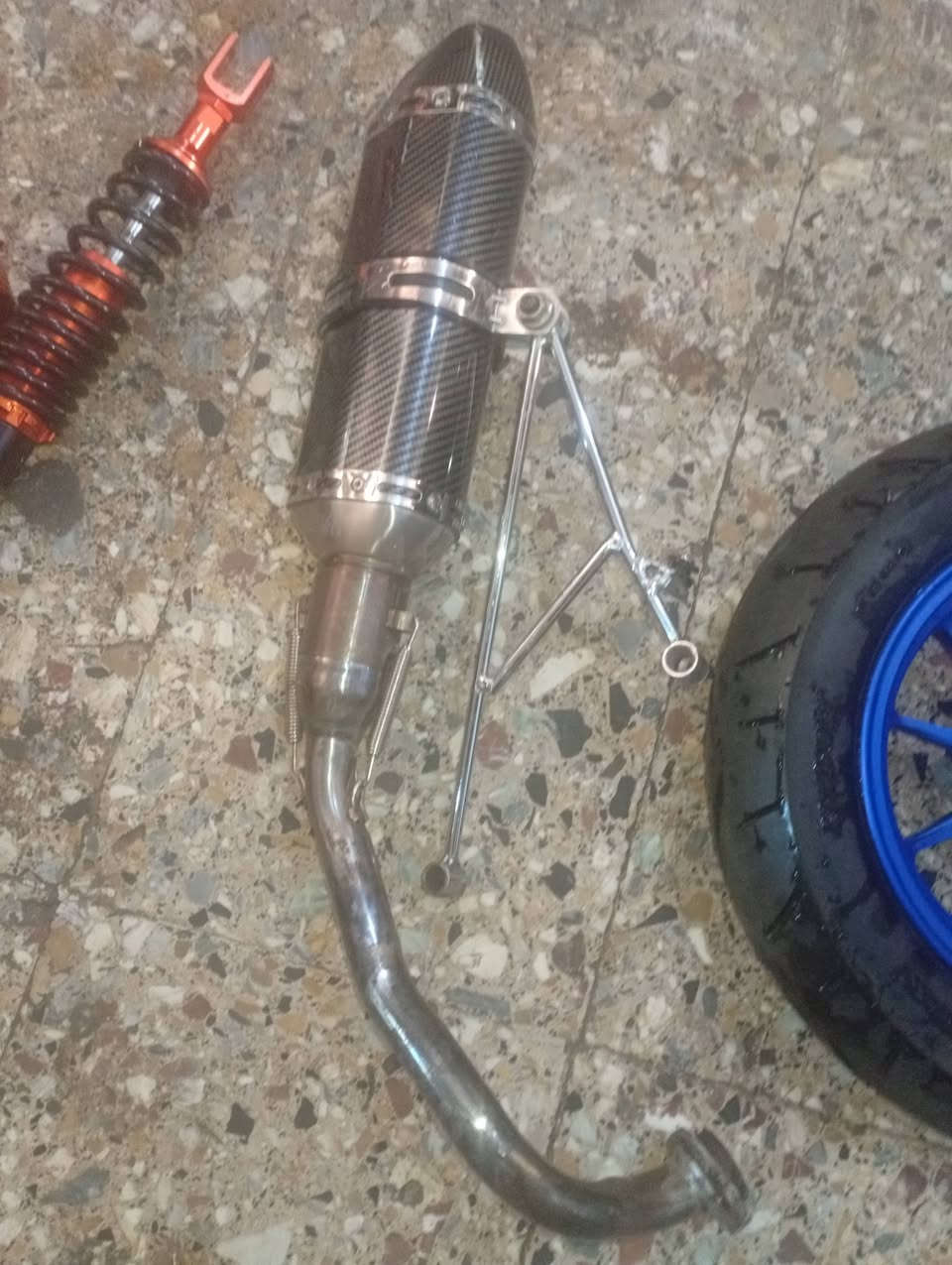 سلام عليكم
غراض ماكس عدله 120
ويل أمام عنكبوت ازرق 35 هوا ولتاير السعر قفل
ويل خلفي عنكبوت ازرق 35 هوا ولتاير السعر قفل 
وتيرات سوبر جلتين إصليات

دبل خلفي ابو الغاز ابو علبتين غاز قفله سعر 20 قفل

صلنصه ام كربون بيها كاتم بس البرغي مال الكلام ضايع 25 قفل السعر لاشوفه هيج محتركه ترا جانت مشدوده على دراجه مبرمجه
غراض ولله نضاف ولله أضن مشهدن أكثر من شهر وبعت الدراجه

لرقم ***********
