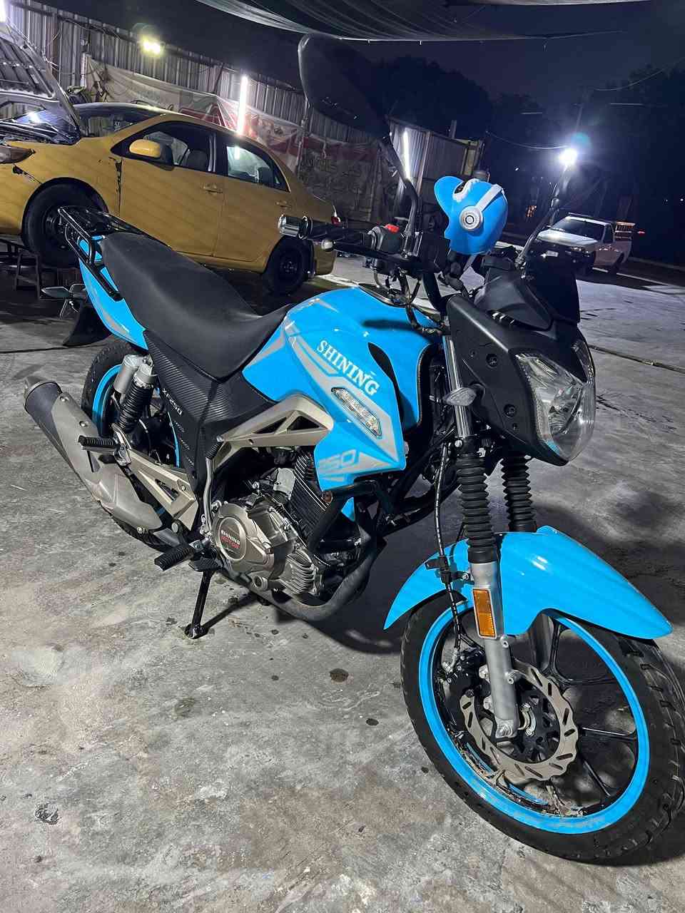 السلام عليكم شايننك محرك 250 موديل 2023 ماشيه 8000 برغي ممفتوح بيها كفاله عامه تحويل ثاني يوم رقم بغداد انكليزي السعر مليونين مكاني بغداد تقاطع درويش رقمي ***********
