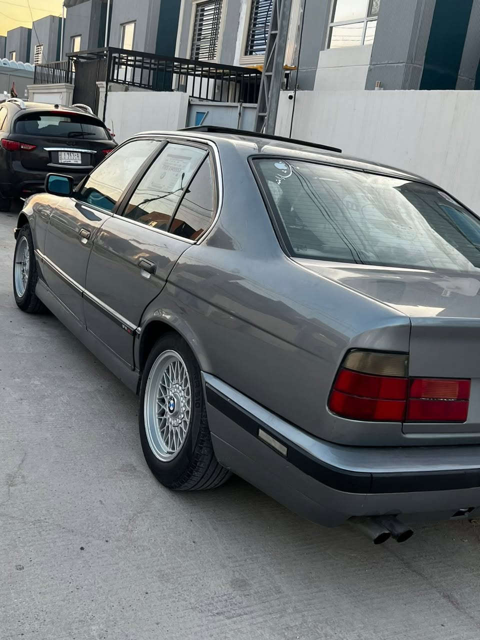 للبيع بي إم دبليو 525 موديل 1995، فُل مواصفات. محرك قوي، حالة ممتازة، صيانة دورية منتظمة، جميع الكماليات تعمل بكفاءة. سعر  70 بي مجال 
تبريد شغال 
فتحه 
بجم عريض 
مسكر فانوس 
تحكم كشنات كهرباء 
فول السياره
. للتواصل، الرجاء مراسلتي على الرقم الاتصال ***********
رقم وتسااب ***********
