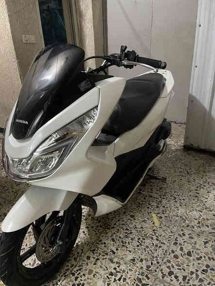 سلام عليكم pcx جيل ثاني ياباني JF
كفاله عامه كفر ومكينه بلادي برغيي ممفتوح بيهة 
يدات تدفئه ☑️ 
ماشيه 31 الف ☑️ 
مكينه 125 ☑️ 
حساس ستان ☑️ 
حساس زدحام ☑️ 
كهربائيات كله شغلله واوراقه كامله وابيعلك من باب البيت جيب فيتر وافحص السعر 13 ونص بيه مجال حك جيتك مكاني الامين الثانيه رقمي ***********.
