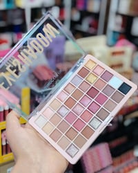 باليتات • مكياج • توصيل كربلاء