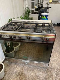 متوفر طباخ نظيف ومابي اي ضرر وكلشي شغال مكان بغداد الصليخ  07713221800