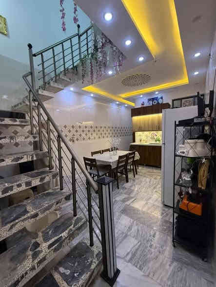 ملاحضه / العنده عقار 🏡#للبيــــــع ويريد يبيع  #دزونه كافت التفاصيل العقار مع ذكر السعر ورقم التلفون ☎️وان شاء الله باقرب وقت ينباع ان شاء الله 🤲❤️
__________________________________________
دار 🏠 #للبيــــــــــع المساحه 80 (4 في 20) بناء حديث 
الموقع الشعب بضهر شارع شارع مقبول عريض 
الدار يحتوي ع 3 غرف نوم وصاله وستقبال وخدمات فوك جوه 
للاستفسار والتواصل على مكتب الباسم شارع الصحه قرب جامع الحق هاتف ☎️ *********** حسين الدراجي ابو الاكبر (#السعرررر 185مع المجال )
