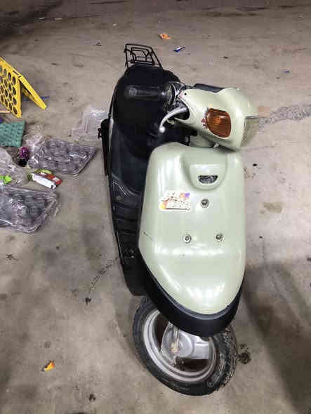 للبيع اومراوس بطة دراجة هندر واحد نكرة لايت بكلايت شغال تايرات جدد شادلهة مكينة تخبل بدون صوت لااكسل ولاشي سعرهة 200 مجالهة بسيط للشراي نقصهة فقط باتري سلف مكفول شاصي بدون لحيم 
عنوان المسيب سدة الهندية قرب مفرك الفراشة ***********شعندك مراوس نزل وتدلل
