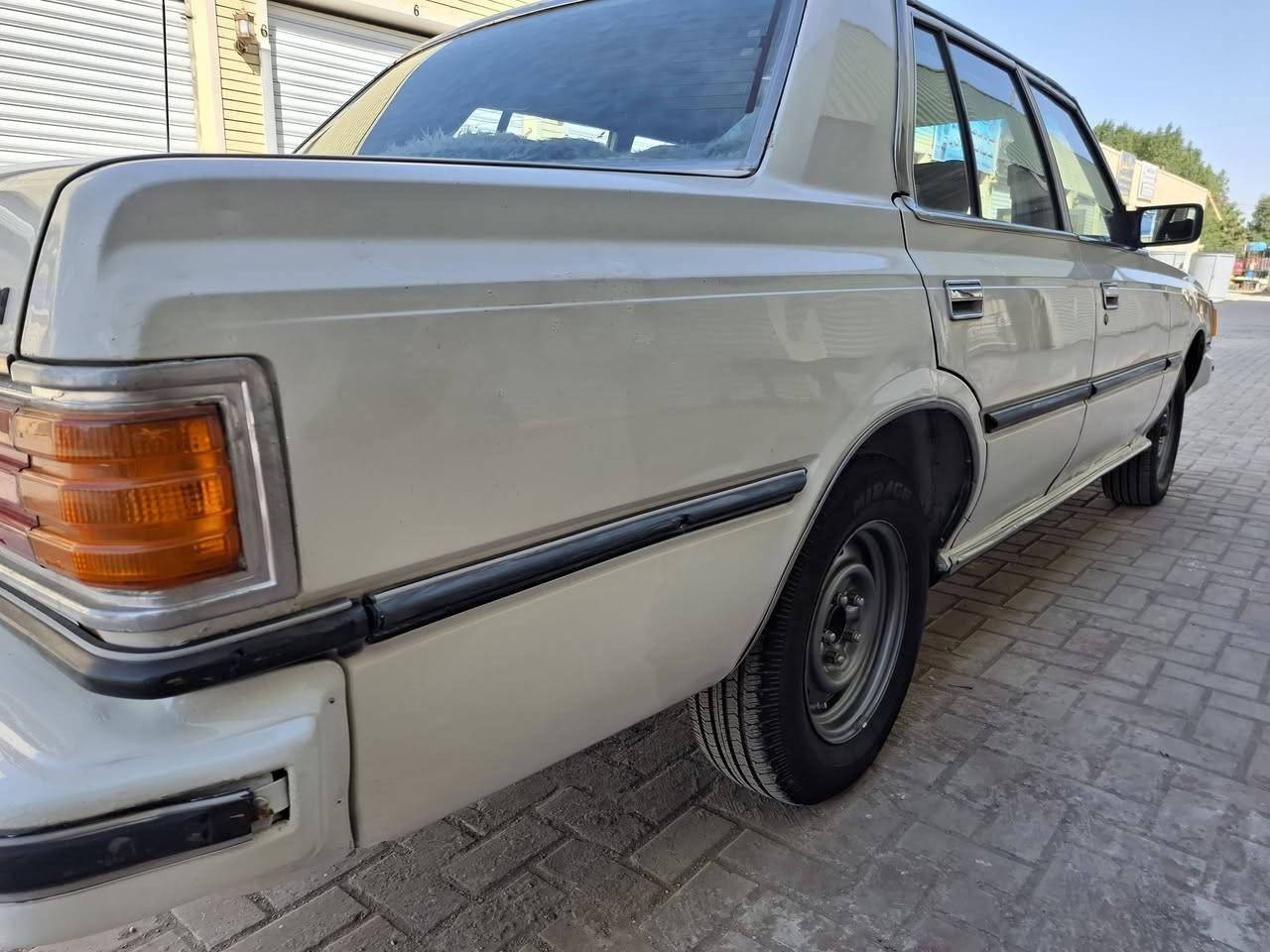 سلام عليكم عندي سوبر للبيع موديل 82 رقم بغداد انكليزي السياره بلاديه مكفوله من الضربه والصبغ فقط جوه ترايش كير محرك بلادي غرفه حلوه خياس ما بيهه كهربائيات كله شغاله السعر 43 وبيهه مجال قليل مكان السياره بغداد العامريه


**إذا كنت صاحب هذا الإعلان وتريد حذفه لأي سبب، رجاءا أرسل رسالة إلى الدعم الفني**