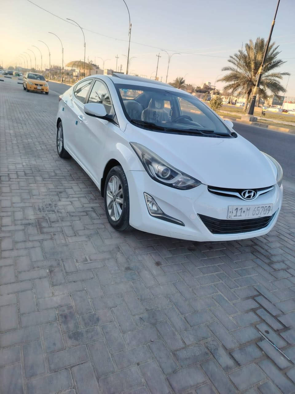 سلام عليكم سيارة نوع النتره مديل 2016خليجي فول واحد عله واحد مكينه حجم 1800 دوش تبريد قطعتين مرايات شفط السعر 115بيه مجال رقم الهاتف *********** العنوان كربلاء
