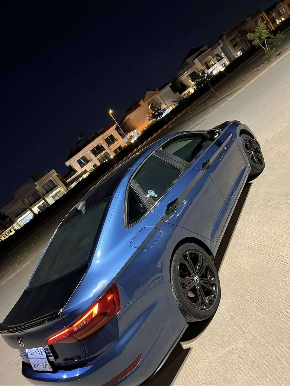 بۆ فرۆشتن
٢٠١٩ مواسەفات S
سندوق سەقف بۆنیت سبوغە
بێ دەعم شتی بەسەردا بەربۆتەوە
قەلبی بێ سبوغە 
ئێڕباگ سوکان و شان 
گێڕ مەکینە رادێتەر کارەبای بەدی گزۆز
هەموی بەشەرتە 
سەیارەکە گێڕ عادیە
سعری ٩٧ وەرەقە و مەعمەلە 
***********
