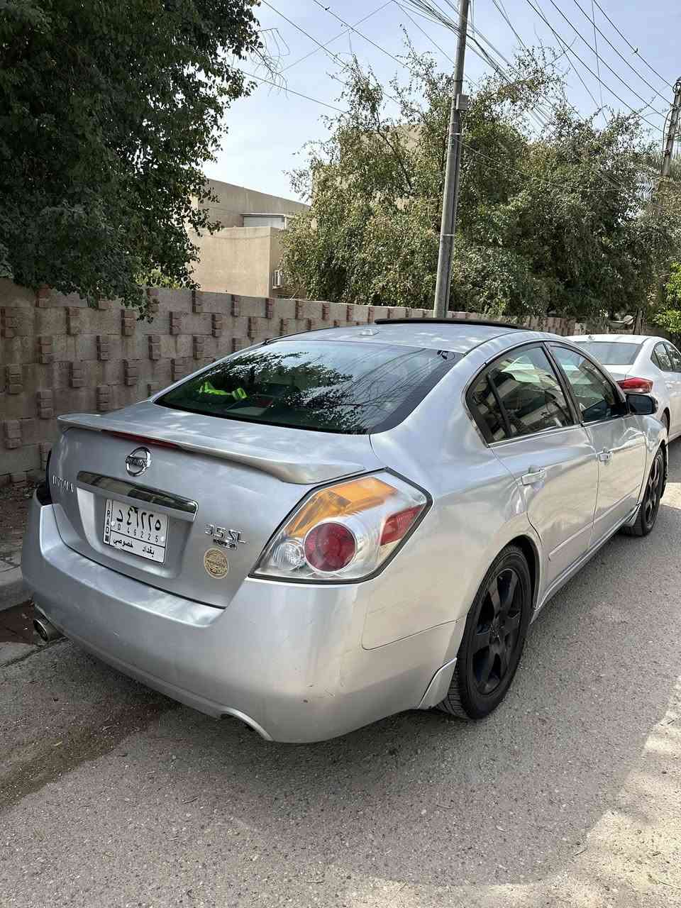 السلام عليكم، نيسان التيما 2008 فول وارد امريكي
محرك 3500 V6
بصمة تشغيل وابواب
فتحة سقف 
كشنات جلد وتدفئة بالكشنات 
شاشة وكامرة 
 رقم بغداد  بأسمي
 سنوية تنتهي 4/25
 المكان بغداد 
السعر المطلوب 65 
***********
