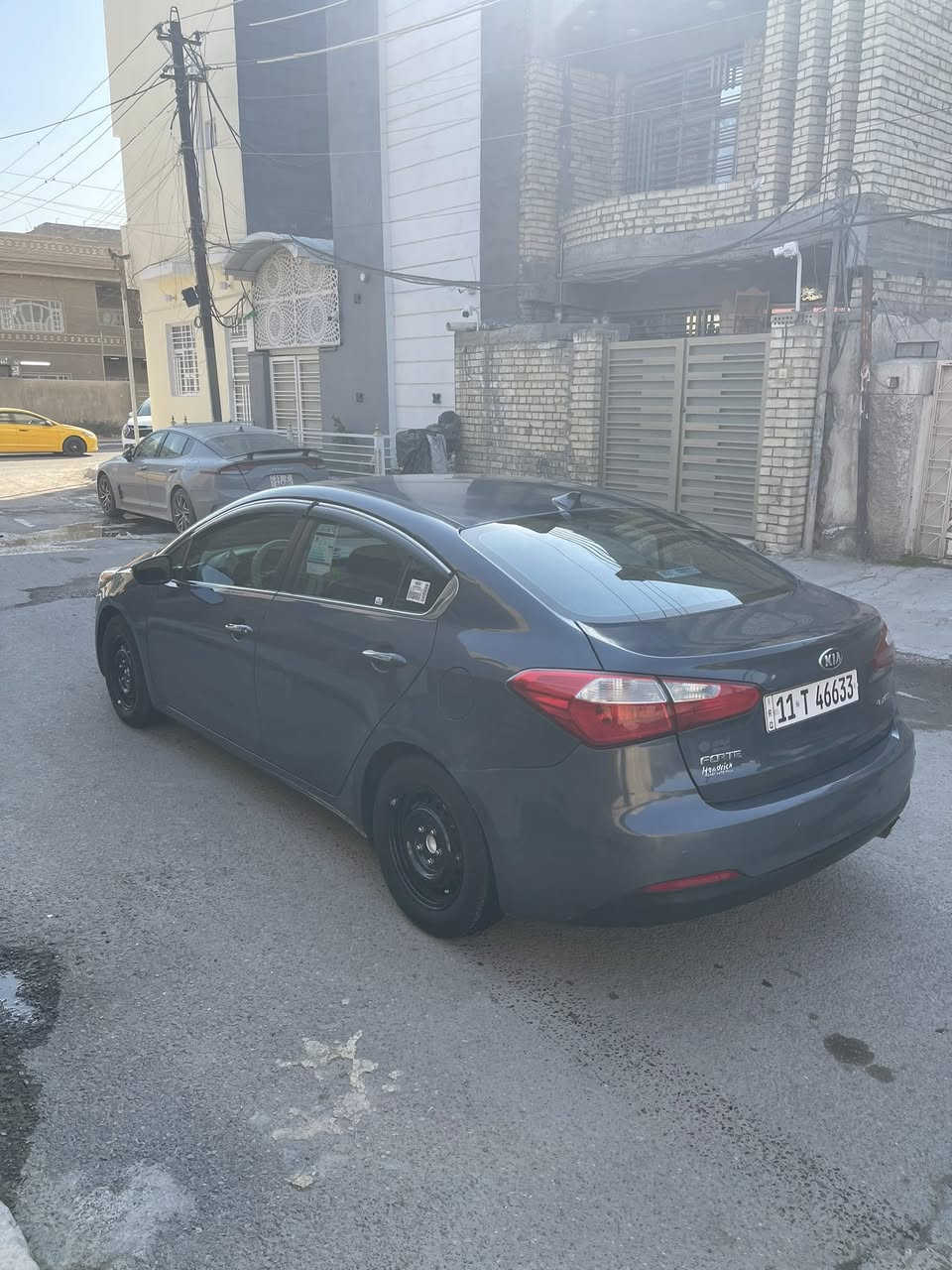 سلام عليكم للبيع فورتي 2016 وارد أمريكي بيه صبغ جامغ الخلفي باب ماشيه 84 الف مكينه 2000 سياره جاهزه بدواي اي نقص سعر 104 سياره بغداد الجديده رقمي ***********
