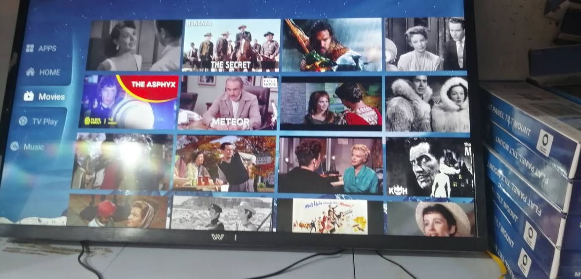 شاشه حجم 43 انترنت للبيع سعر مناسب عنوان شاطئ التاجي الطي شارع سليم هاتف ***********
