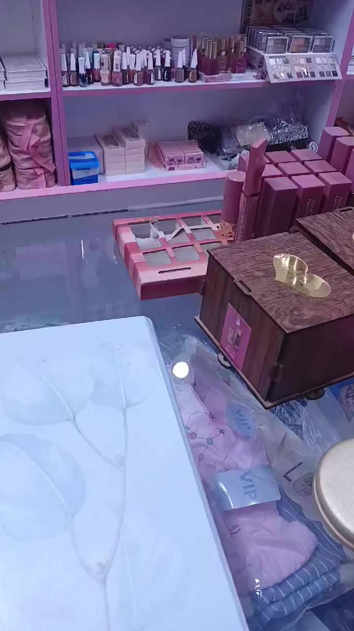 باليت دفتري متكون من 

١٨  لون ايشادو 👁️👁️

٨ لون البلاشر مورد خدود 🥰🥰

٨ لون مصحح حاجب وكونتور 😊

٨ لون اضاءه ✨✨

للحجز مراسلة الصفحه 💌💌💌 

تتوفر خدمة توصيل داخل الكوت ولكافة المحافظات 🚘


**إذا كنت صاحب هذا الإعلان وتريد حذفه لأي سبب، رجاءا أرسل رسالة إلى الدعم الفني**