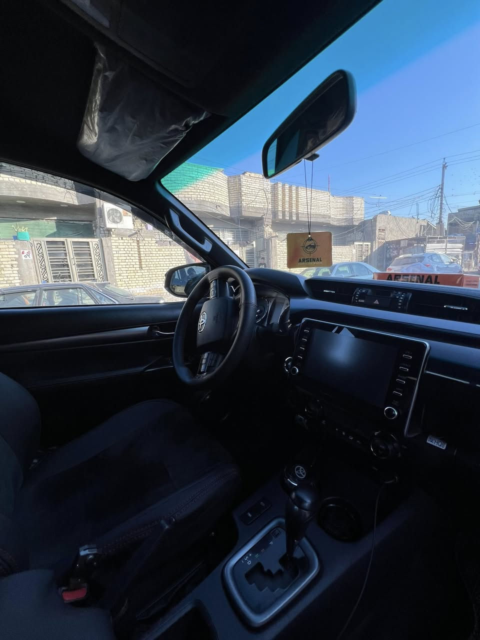 السلام عليكم
تويوتا هايلوكس GR اعلى فئة 

موديل202e 

ماشية66 

مكفولة كفالة عامة  

تحويل مباشر 

السعر المطلوب420 

للاستفسار***********
