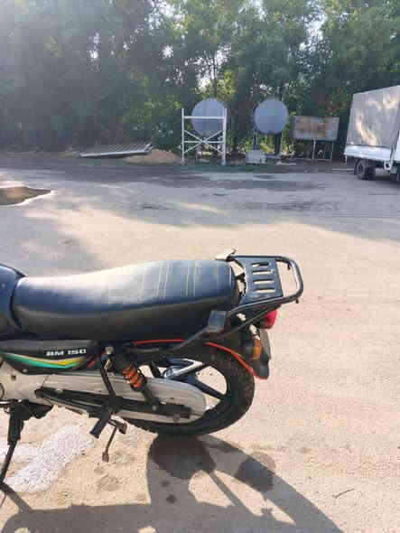 السلام عليكم
دراجة بوكسر للبيع موديل 2022 مال بيت ممشتغل بيها   لا تبخير ولا تنقيص خير من الله السعر 900 الف  وبيها مجال قليل 
***********
