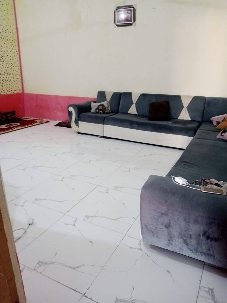 بيت زراعي مساحه ٣٥٠ حي السبل طابوق كونكريت مسلح مشمول بالطابو قريب على المدارس متوسطهاعداديه  يتكوننن
من غرفه ٥×٤
غرفه ٥×٤
غرفه ٥×٤
صاله ٦×٤
مطبخ ٥×٤
استقبال ٧×٤.
كراج ٦ متر
حديقه ٥ متر
محلات عدد ٢.بي نقص قليل السعر ٩٠      *********** ناصرية, ذي قار
